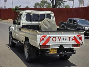 Toyota Land Cruiser 2008 White