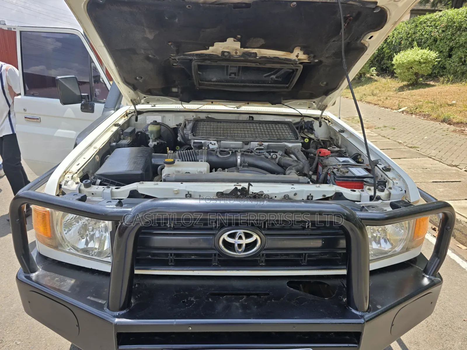 Toyota Land Cruiser 2008 White