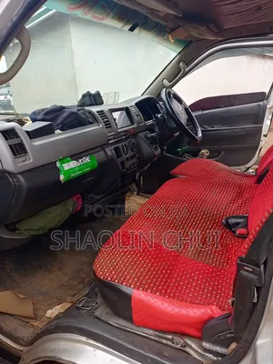 Toyota HiAce 2010 Silver