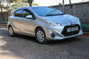 Toyota Aqua 2016 Silver