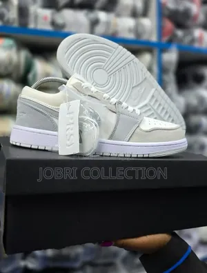 Air Jordan 1 Low 'Paris' Sneakers