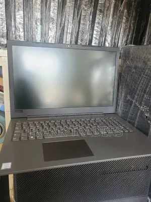 Laptop Lenovo V130-15IKB 4GB Intel Core i3 SSD 256GB