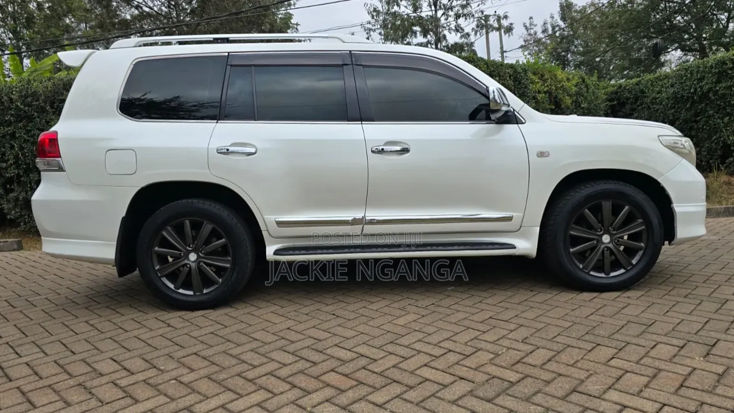 Toyota Land Cruiser 2008 White