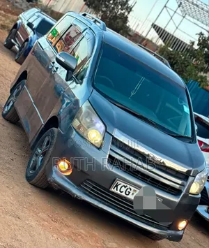 Toyota Noah 2008 Gray