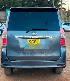 Toyota Noah 2008 Gray