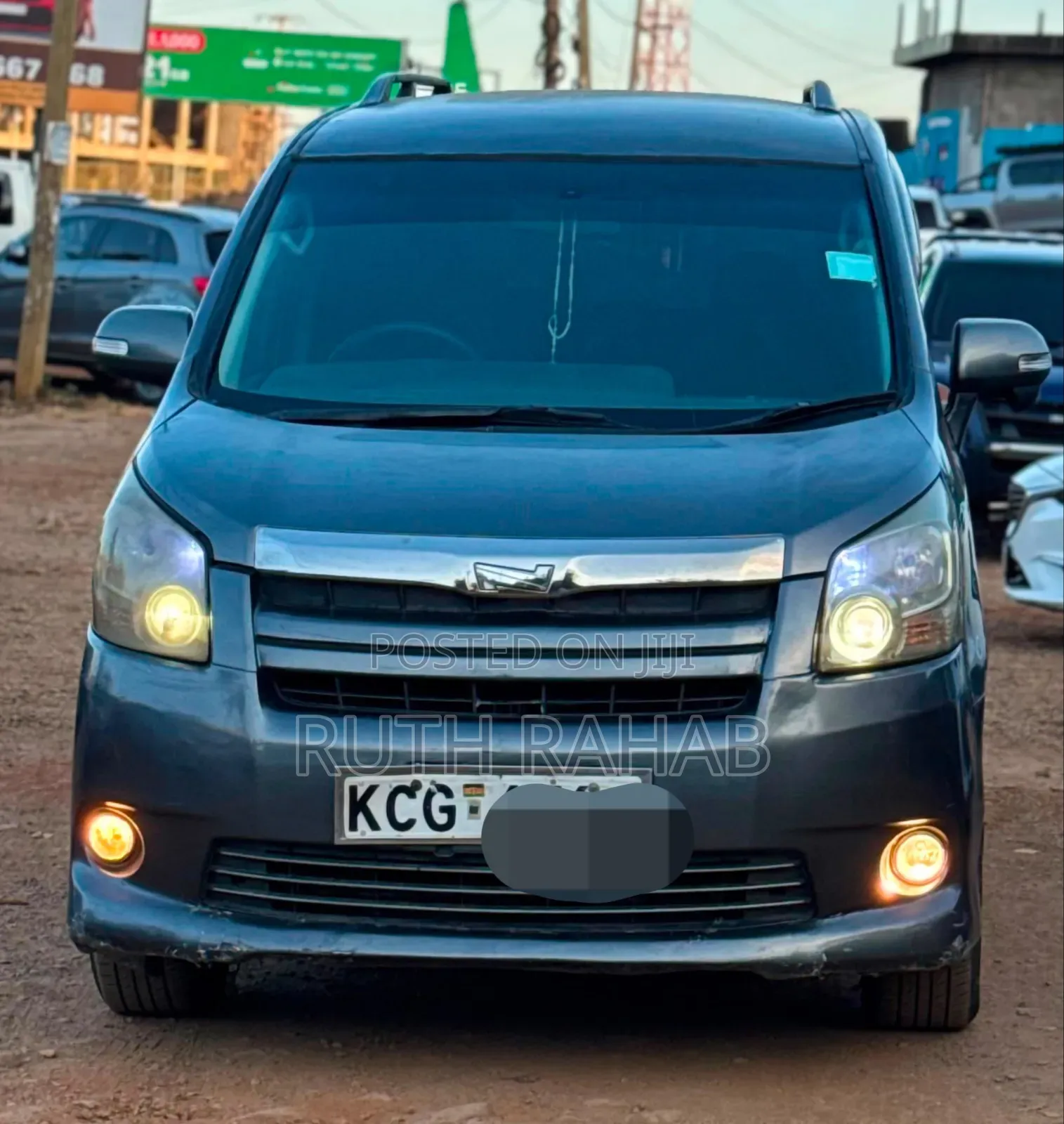 Toyota Noah 2008 Gray