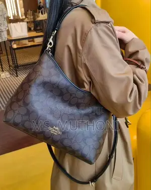 Coach Laurel Shoulder