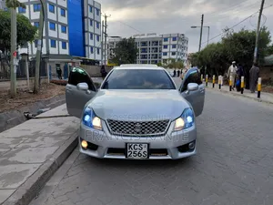 Toyota Crown 2011 Silver