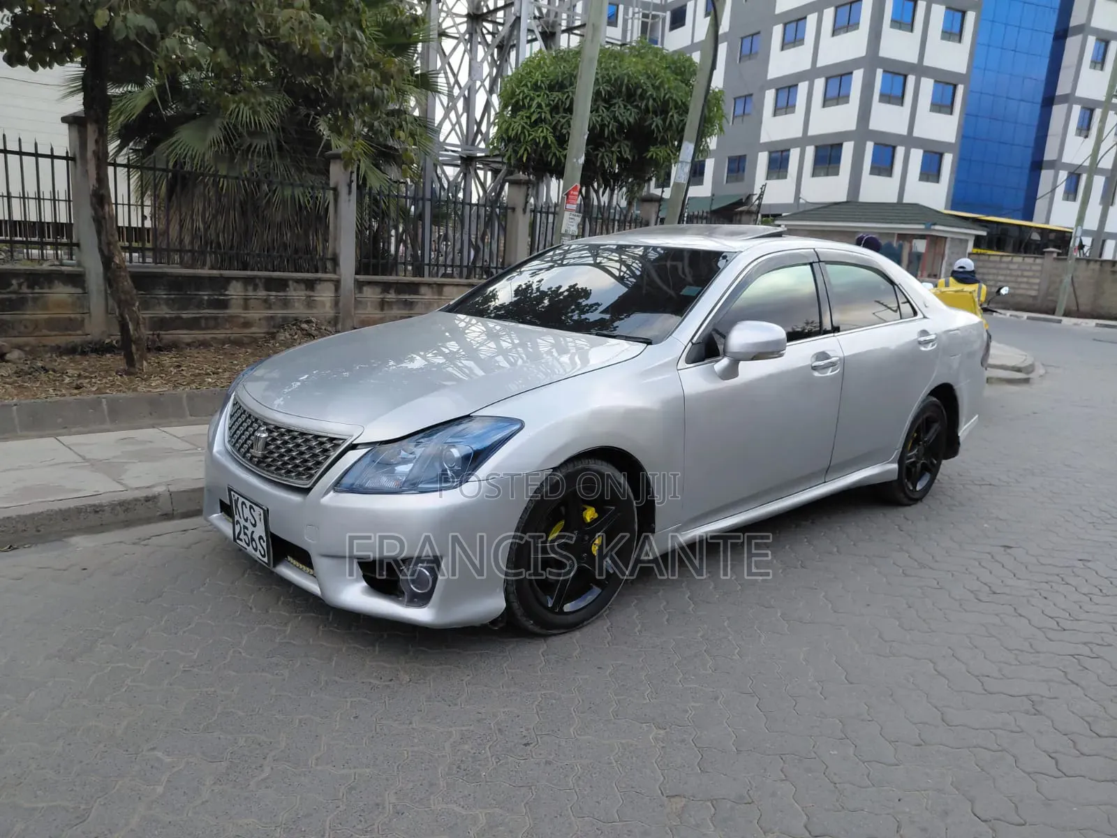 Toyota Crown 2011 Silver
