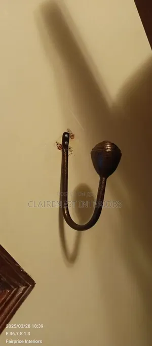Elegant Touches for Elegant Spaces Brown and Bronze Holders