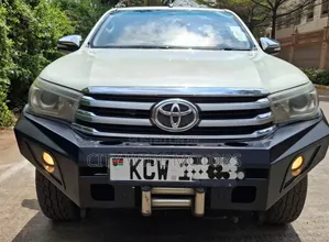 Toyota Hilux 2016 White