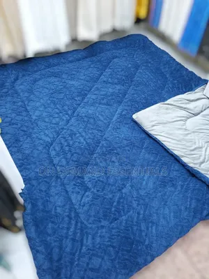 Shepherd Woolen DuvetSize 6x6/6x7
1bedsheet 
2pillowcases
