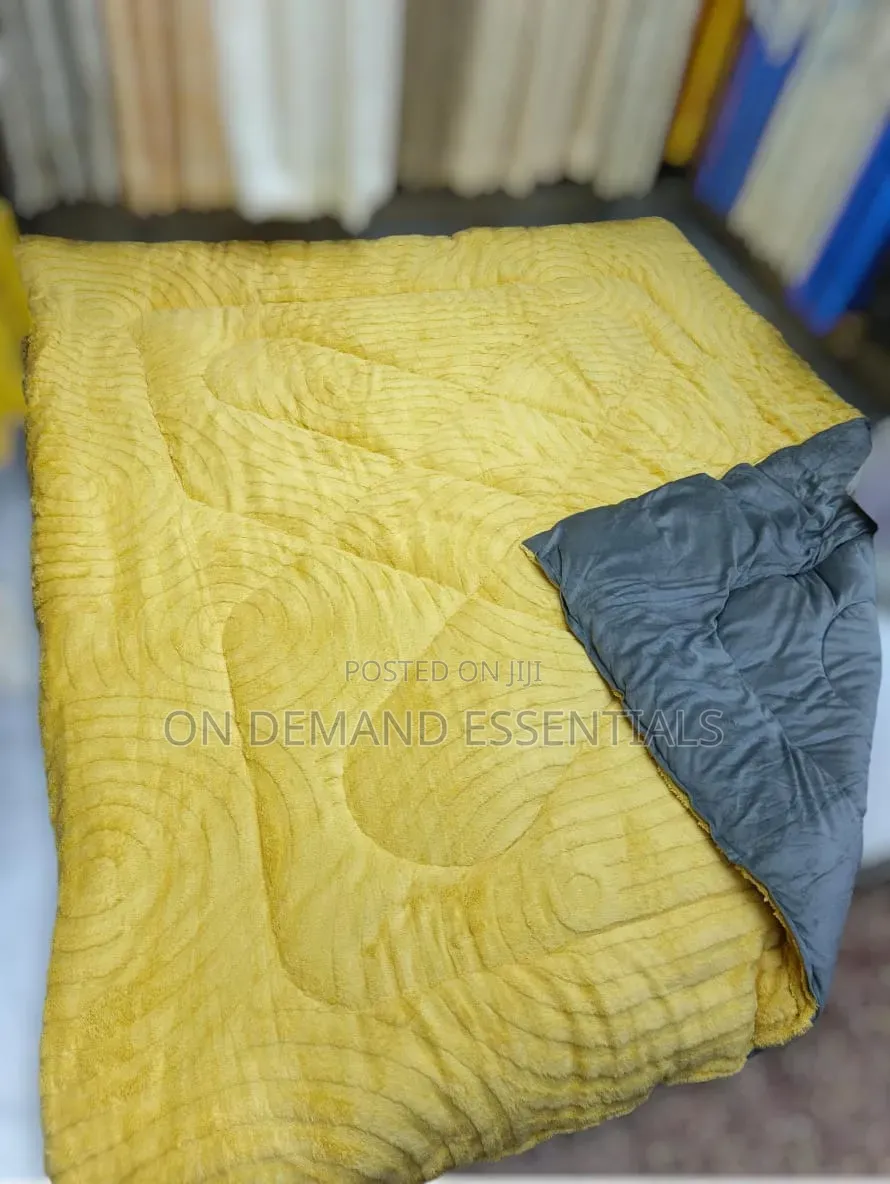 Shepherd Woolen DuvetSize 6x6/6x7
1bedsheet 
2pillowcases