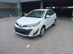 Toyota Yaris 2019 Pearl