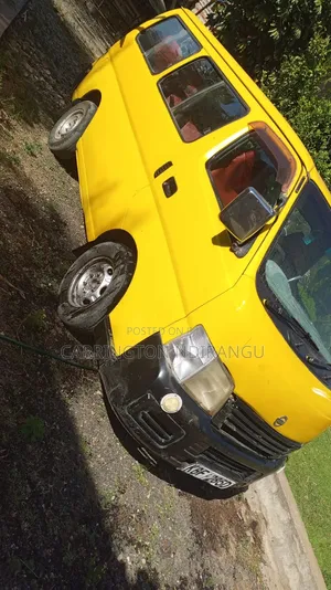 Nissan Caravan (Urvan) 2003 Yellow