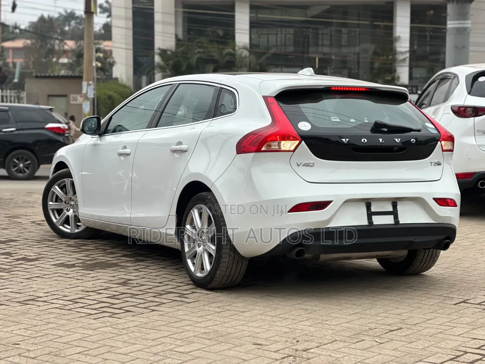 Volvo V40 2019 White
