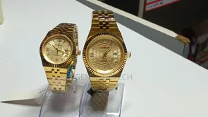 Curren Quartz Gold Watch