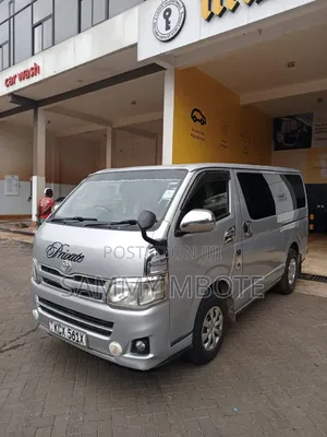 Toyota HiAce 2014 Silver