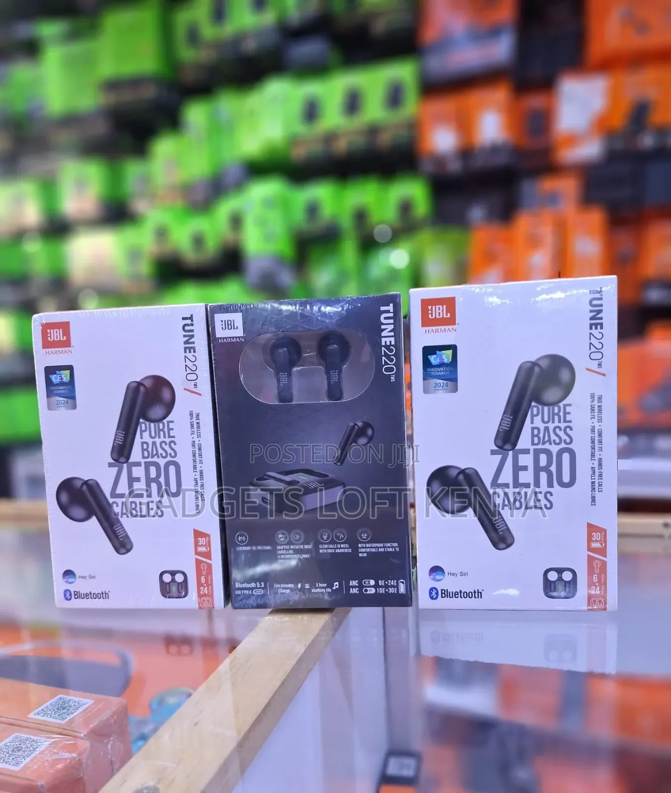 JBL 220tws Wireless Earbuds