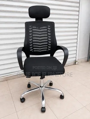 Comfortable Mesh Office Chair With Armrests / Headrest