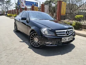 Mercedes-Benz C200 2013 Black