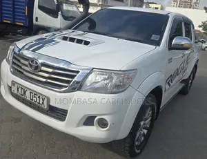 Toyota Hilux 2015 White