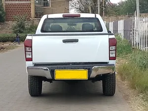 Isuzu D-MAX 2021 White