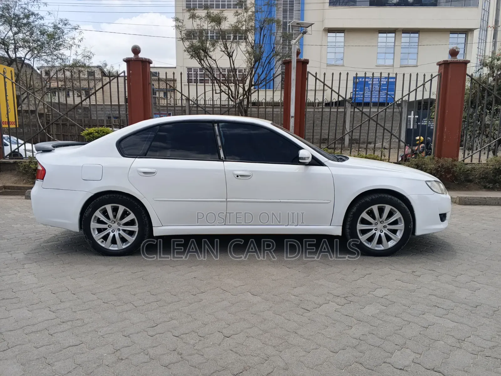 Subaru Legacy 2009 White