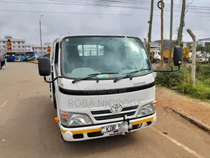 Toyota Dyna 2015 Pearl