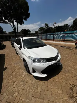 Toyota Corolla Fielder 1.5 Hybrid FWD 2019 White