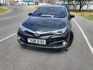 Toyota Auris 2015 Black
