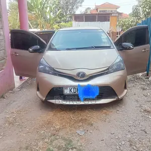 Toyota Vitz 2015 Gold