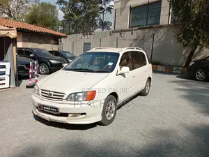 Toyota Ipsum 2015 White