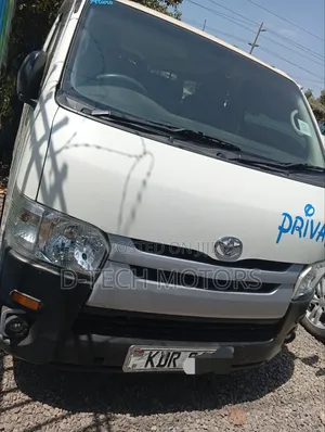 Toyota HiAce 2017 White