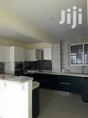 3 Bedrooms Flats For Sale