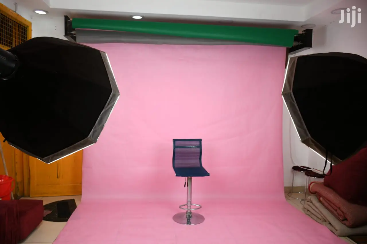 Automatic Studio Background