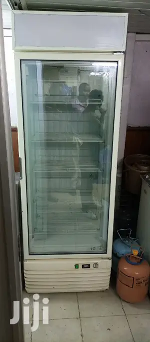 650L Display Chiller