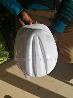 En Standard Safety Helmet White