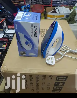 Lyons Deluxe Dry Iron Box