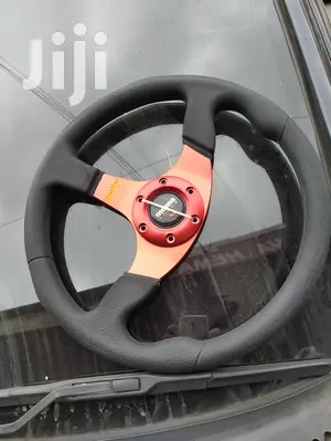 Steering Momo Red and Black