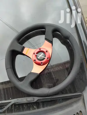 Steering Momo Red/Black
