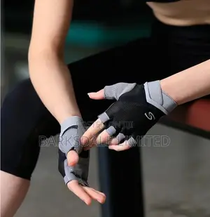 Medium Half Finger Weightlifting Gym Gloves Riding S/M/L