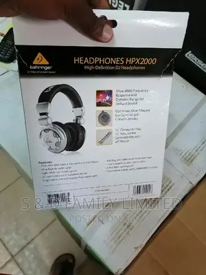 Behringer HPX 2000