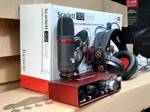 Focusrite 2i2 Recording Bundle Set