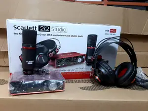 Studio Focusrite 2i2 Recording Bundle Set