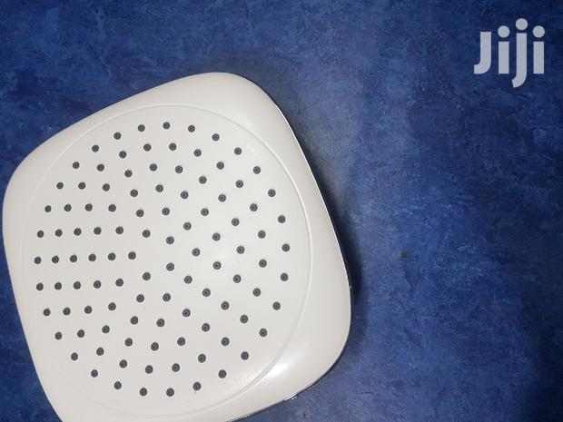 Shower Head Maat - main view